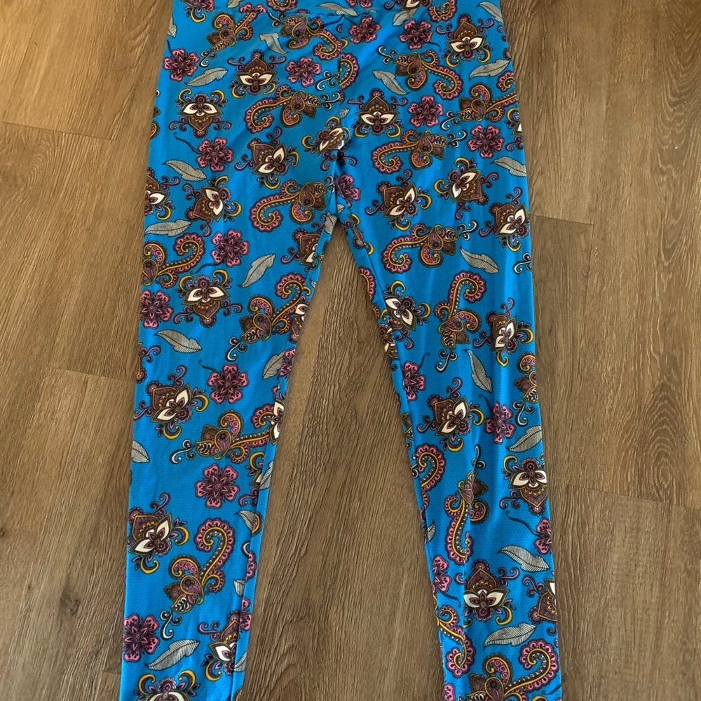 Funky LulaRoe leggings TC